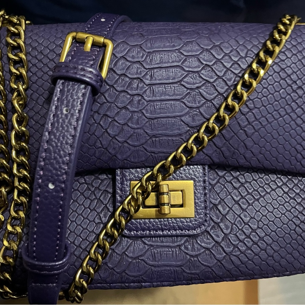Elegant Purple vegan Leather Bag with Gold Chain